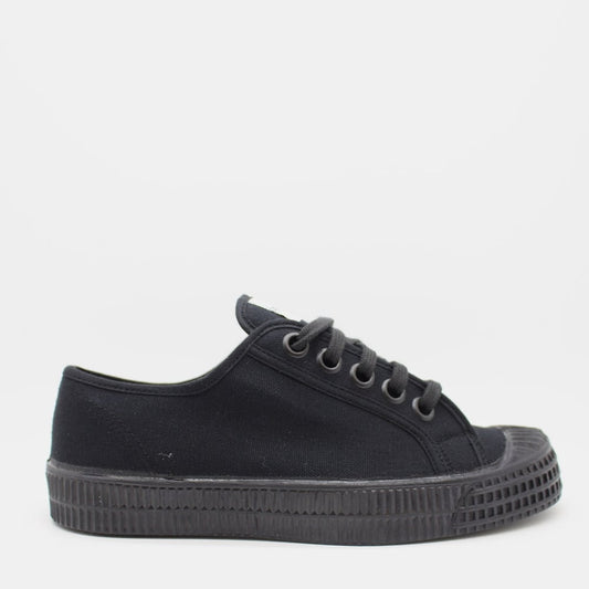 Star Master (21) - All Black